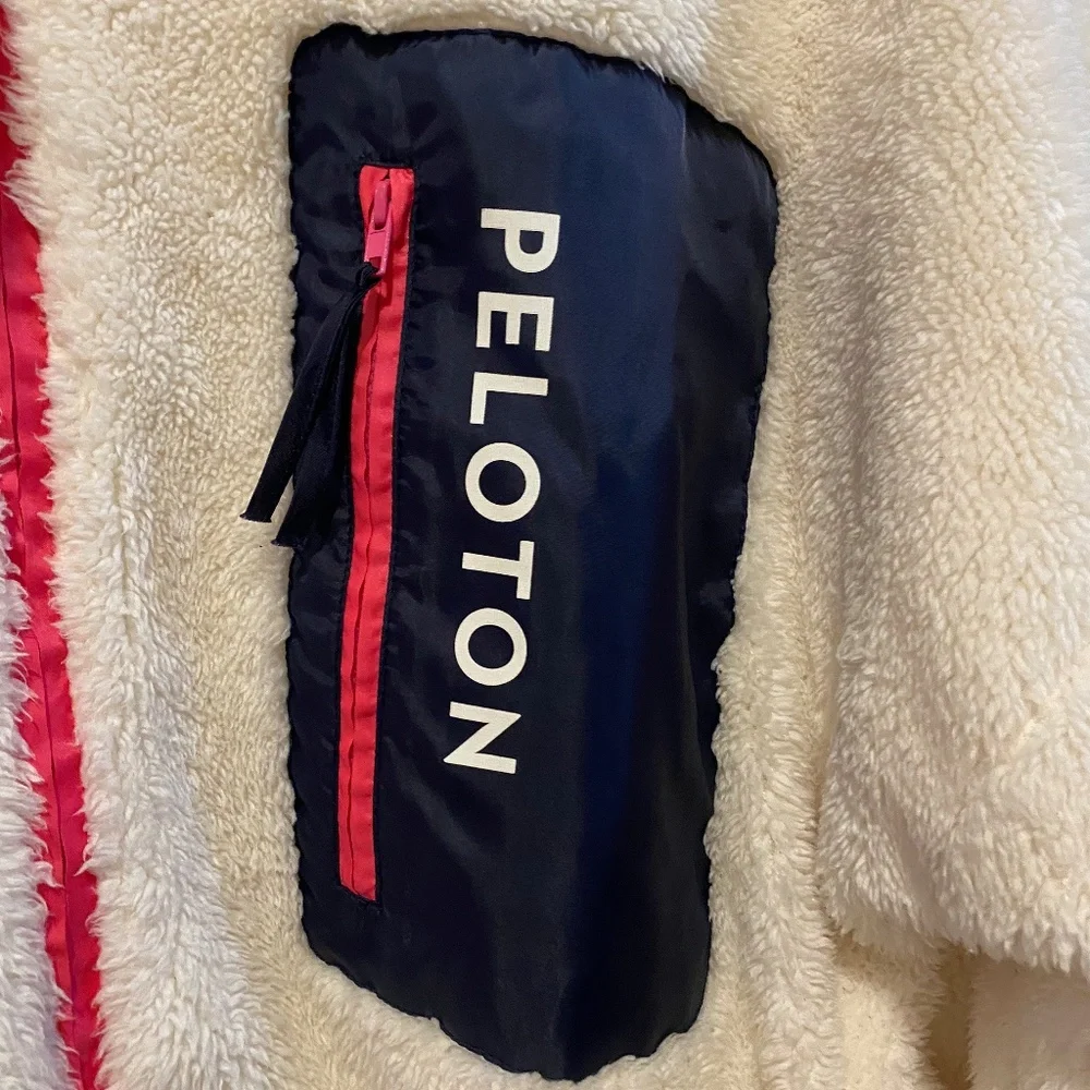 Peloton Sherpa White Hot Pink Navy Zip Teddy Fleece Womens Jacket Size XXL - Picture 3 of 7